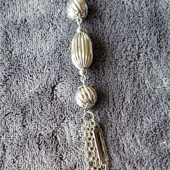 Pretty Silvertone Vintage Necklace 26" - Picture 6 of 7